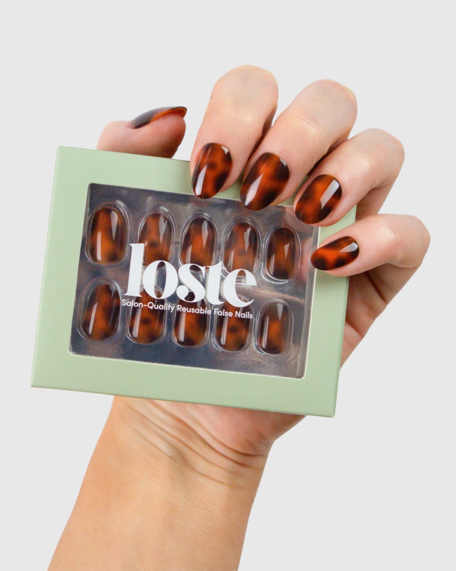 loste-tortoiseshell-short-false-nails.jpg