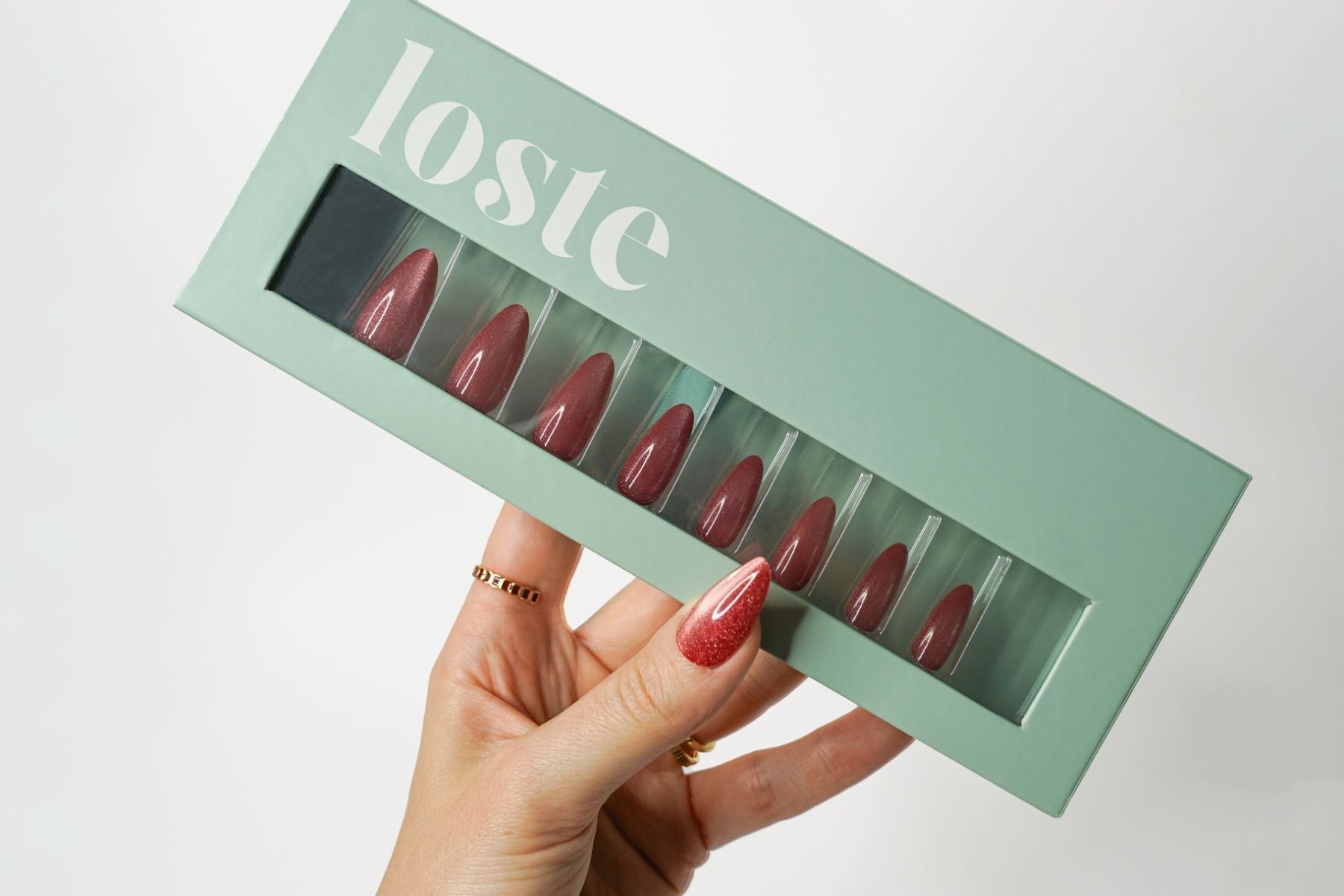 reusable-false-nails-in-box