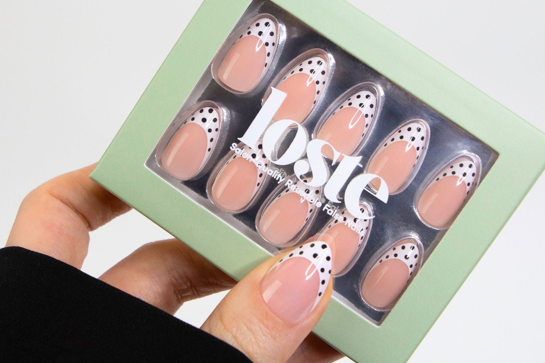 How to apply press-on nails without them falling off (full guide)