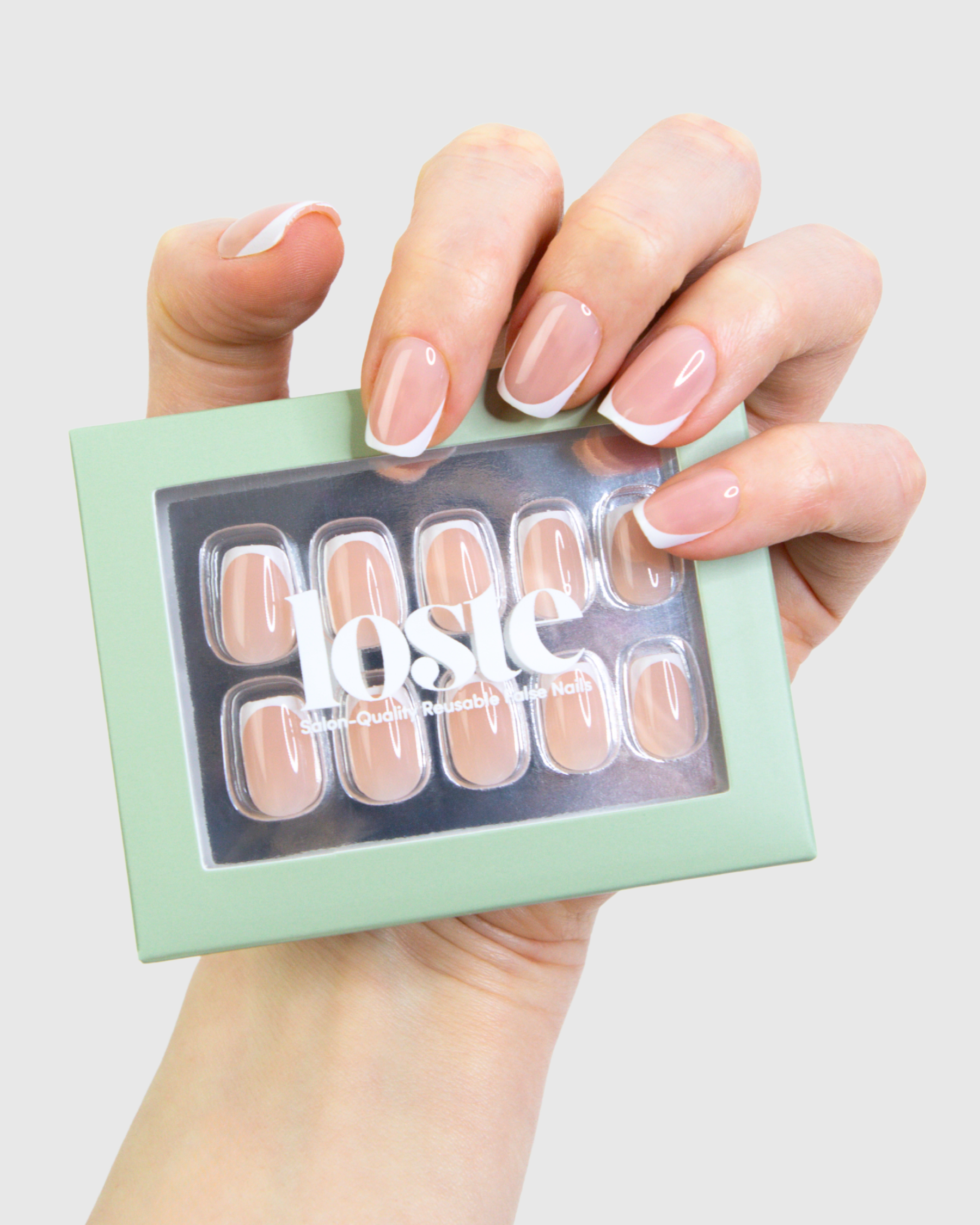 Loste press-on nails short french