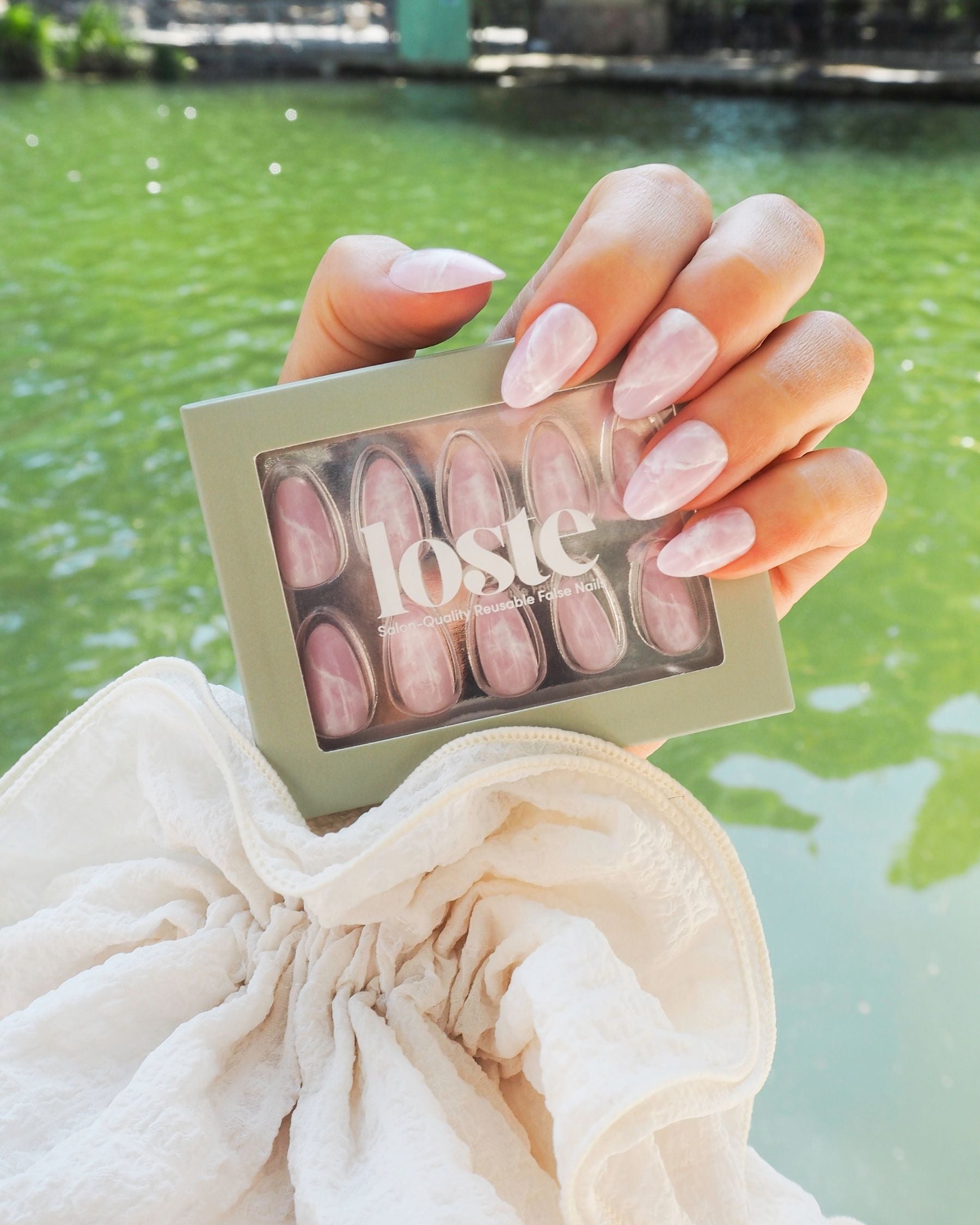 loste-false-nails-26_282576d0-8e4e-4631-a23a-deb2fa16b9f1.jpg