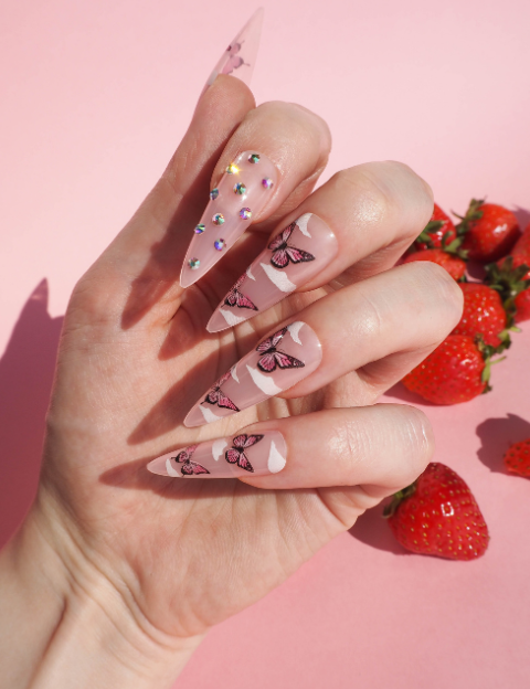 loste-false-nails-3_6fc3b40b-ce1b-4d6f-90cb-2737646fc3e1.png