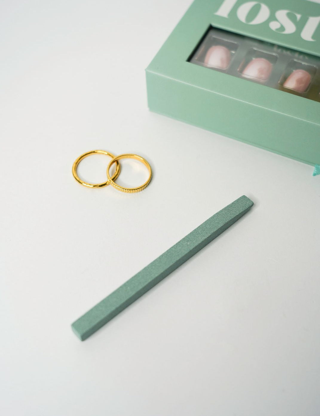 loste-false-nails-rock-nail-file.jpg