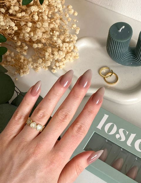 nude-false-nails