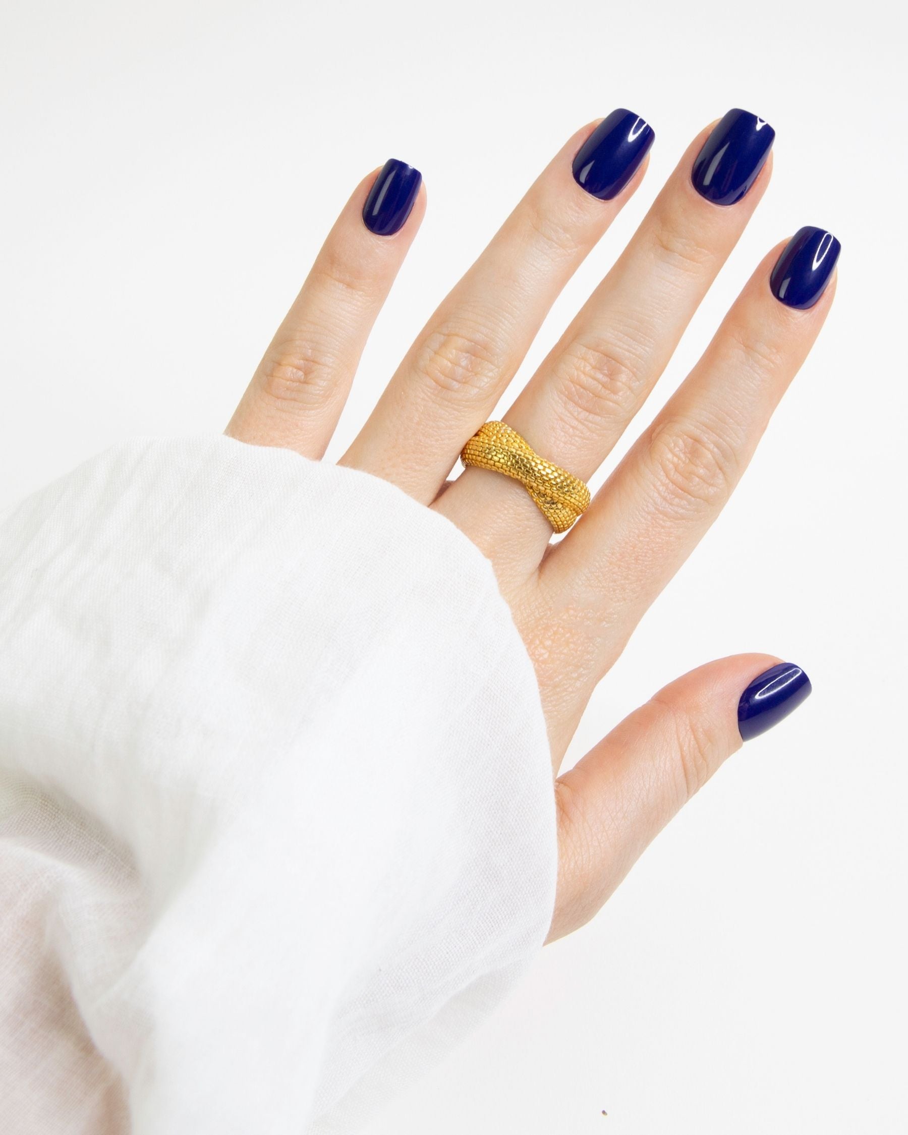 loste-press-on-nails-short-navy2_d81645c2-79a3-48fa-b3b2-e03aa2966dfe.jpg