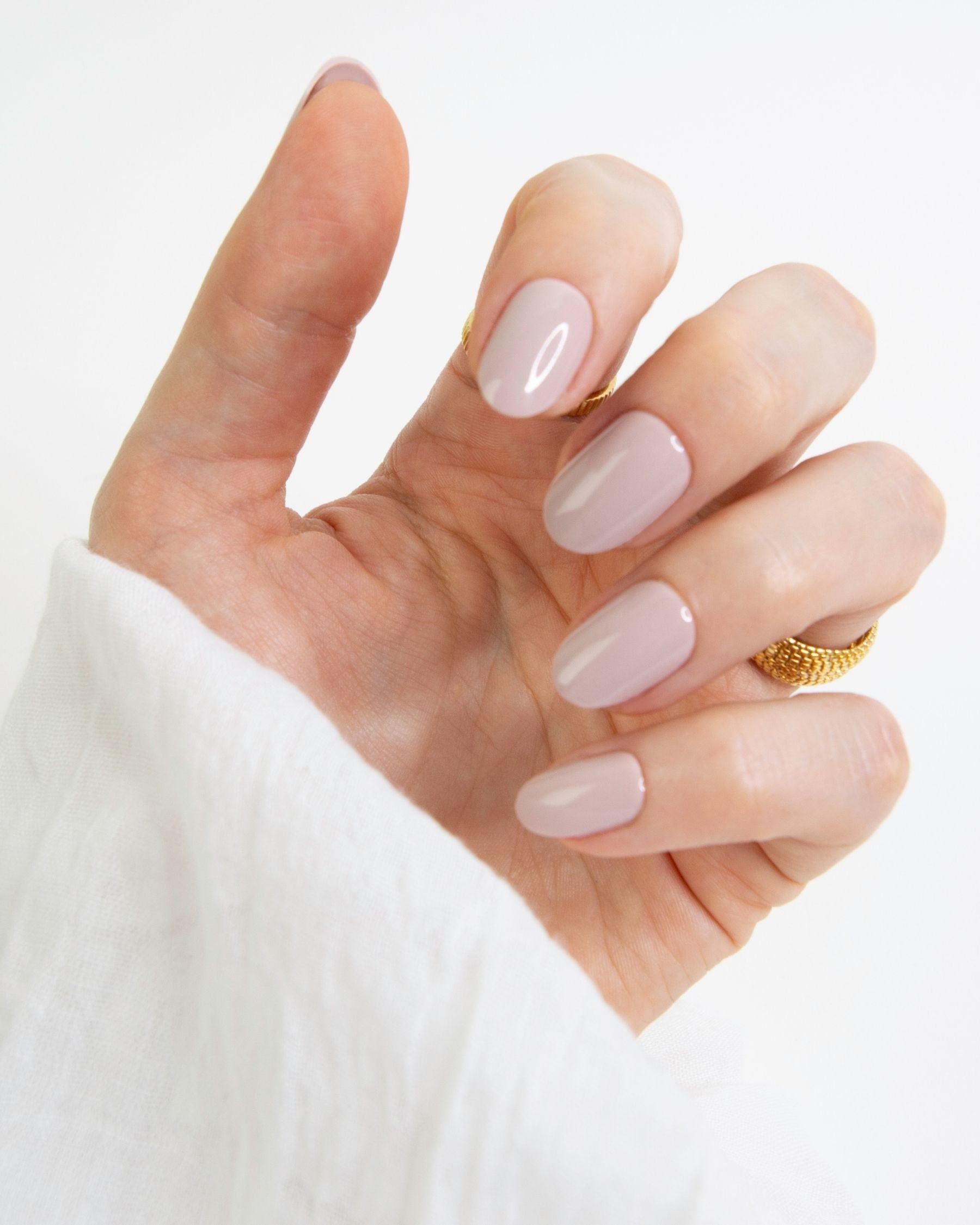 loste-press-on-nails-short-nude2.jpg