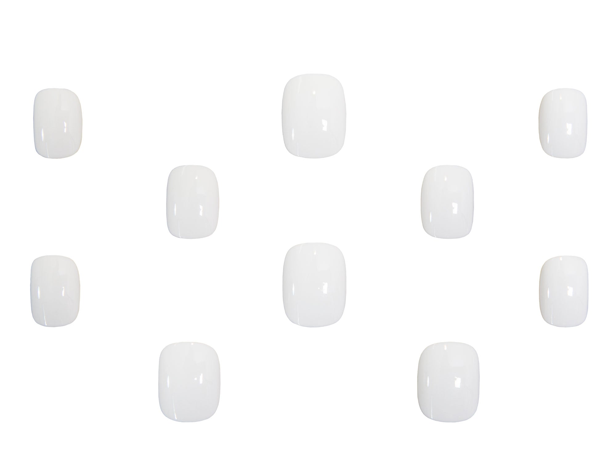 loste-short-white-false-nails.jpg
